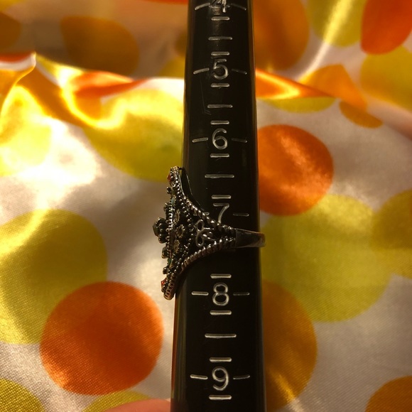 Solemn Carved Pattern Inlaid Crystal Ring - Picture 5 of 6